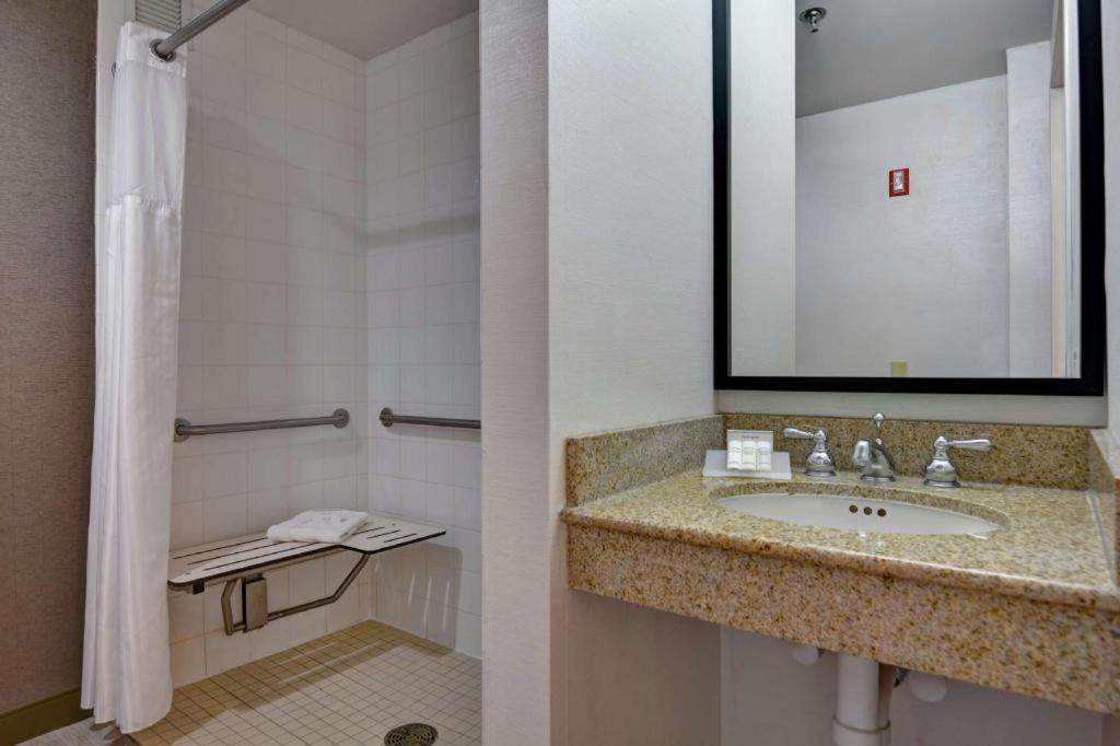 Hilton Garden Inn Appleton/Kimberly Екстериор снимка